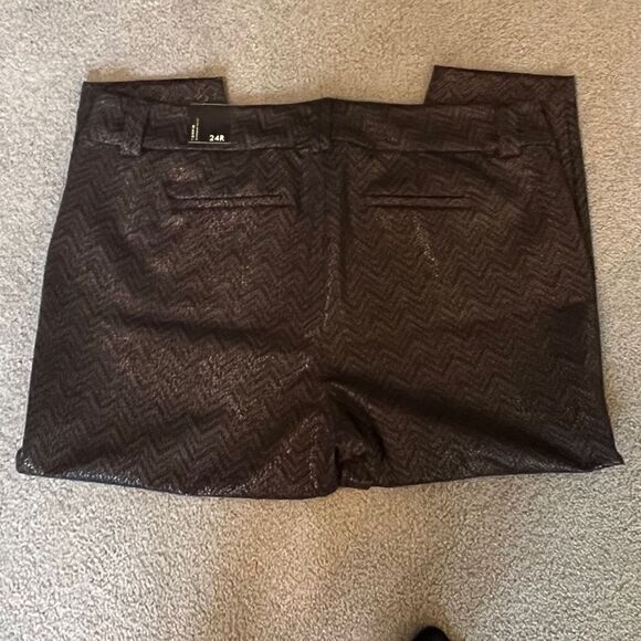 NWT! Torrid - Chevron Ponte Pant. Size 24. - Picture 4 of 5